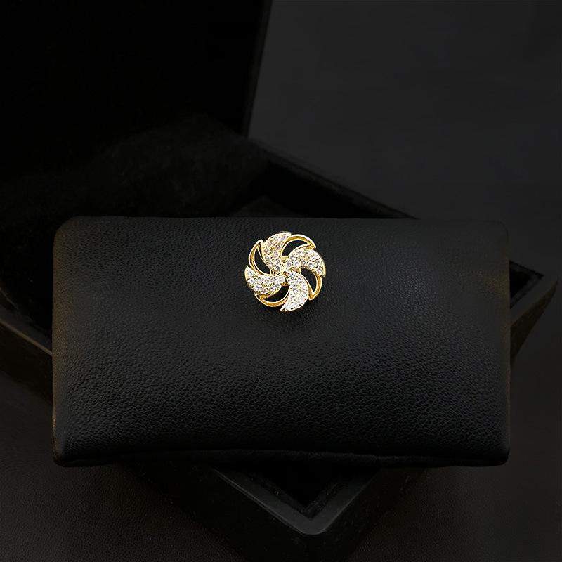 Маленькая брошь-ветряная мельница с антибликовым покрытием Высококлассная и модная застежка с антибликовым покрытием Фиксированный аксессуар для летних вырезов